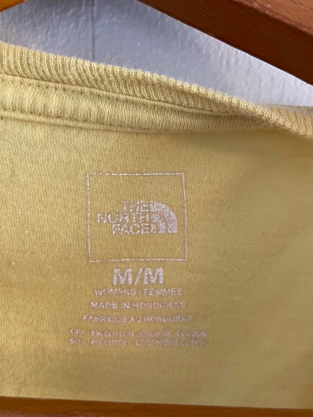 The North Face Women's M Yellow Tee Shirt Purple Flower Hiking Gorpcore Summer - Picture 4 of 4